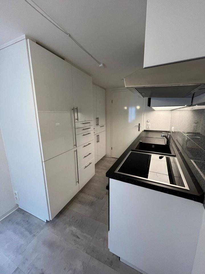Sanierte & renovierte 3-Zi-Wohnung mit BalkonEBK Kitzingen-Stadt