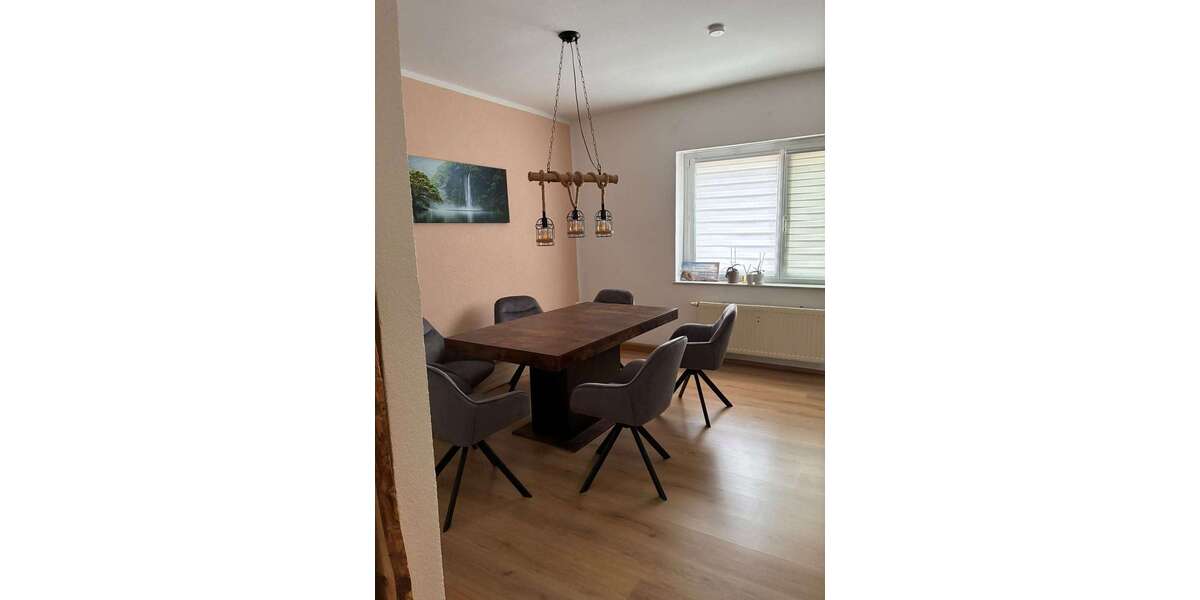 Etagenwohnung Oelsnitz - 3 Zimmer, 90 m&sup2;, 530&euro; | Angebot:27003796