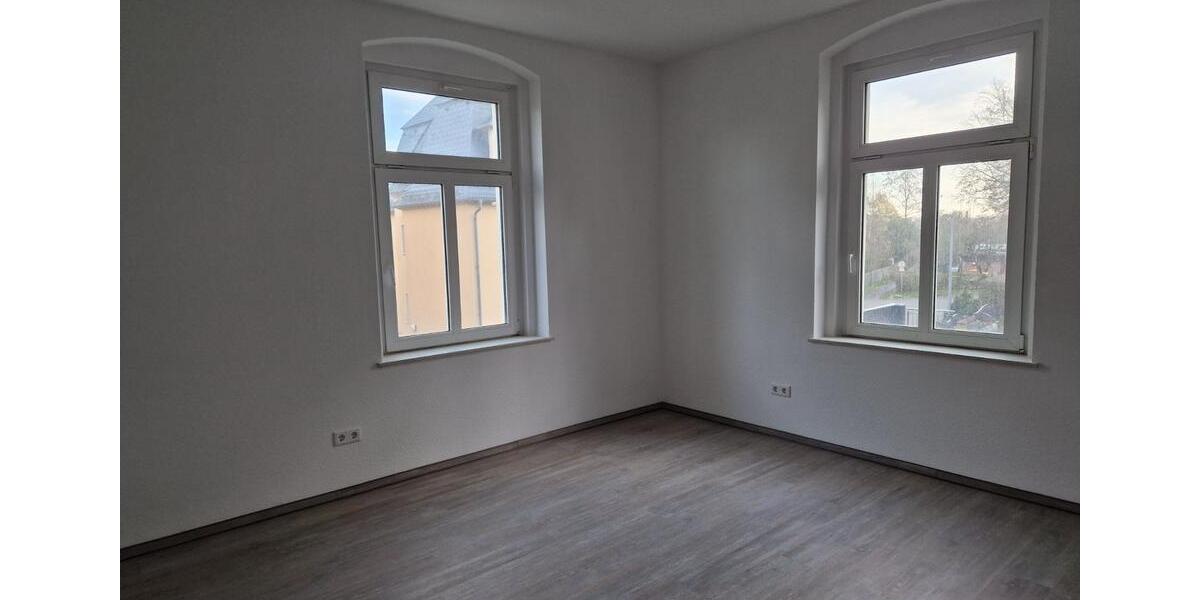3 Zimmer Wohnung mit großem Balkon in Crimmitschau 3 zimmer