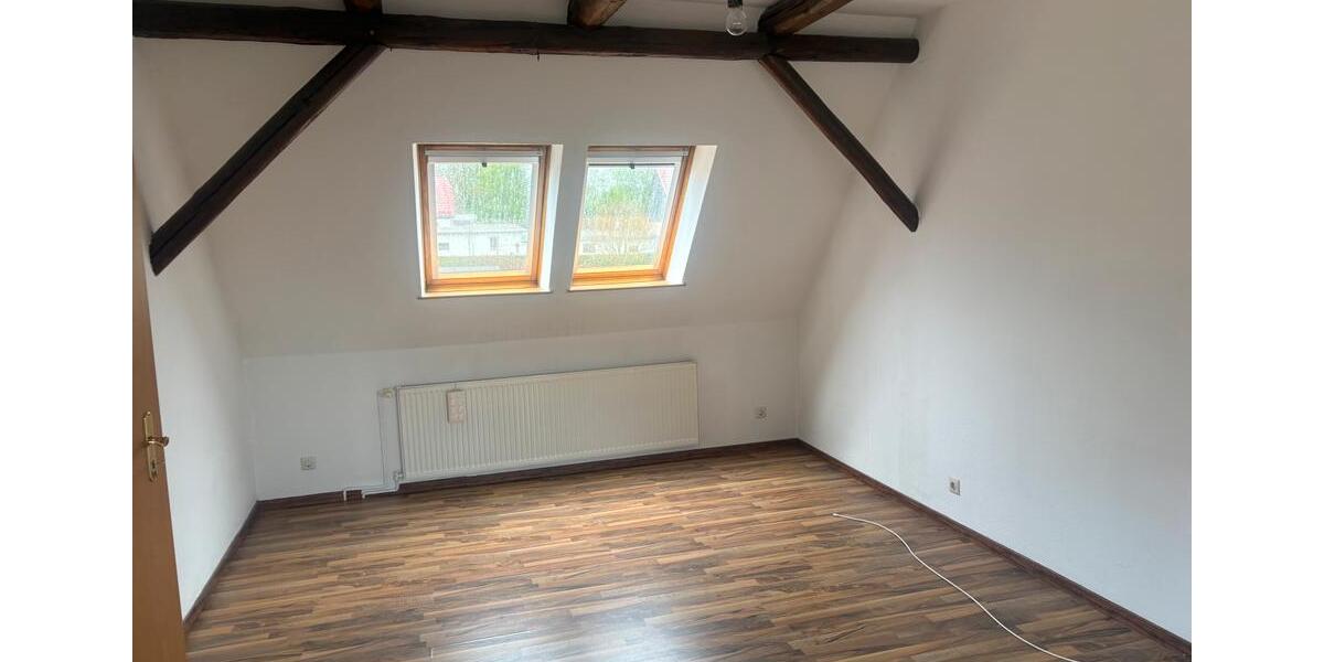 Etagenwohnung Bitterfeld-Wolfen Greppin - 4 Zimmer, 80 m&sup2;, 550&euro; | Angebot:26645411