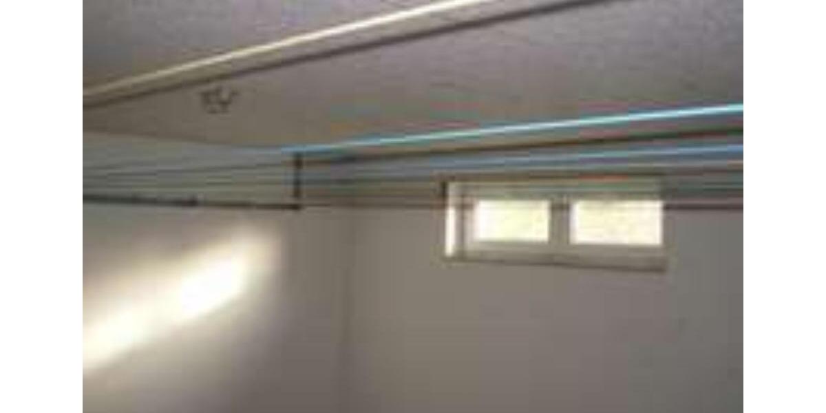 1 Raum WHG 1. OG mit PKW - Stellplatz 1 zimmer