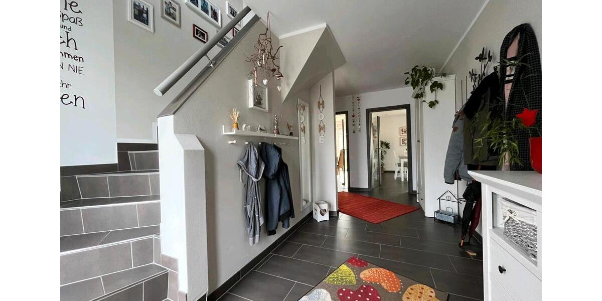 Einfamilienhaus Schleswig - 7.5 Zimmer, 240 m&sup2;, 2.490&euro; | Angebot:24660047