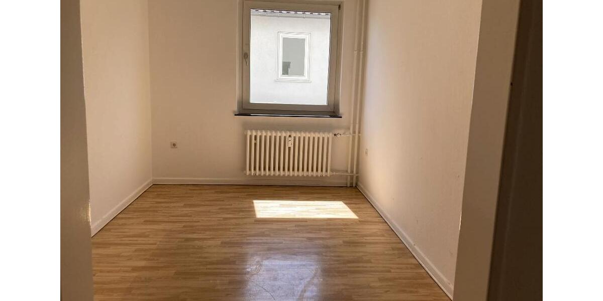 Erdgeschoßwohnung Kassel Fasanenhof - 4 Zimmer, 94 m&sup2;, 700&euro; | Angebot:25788545