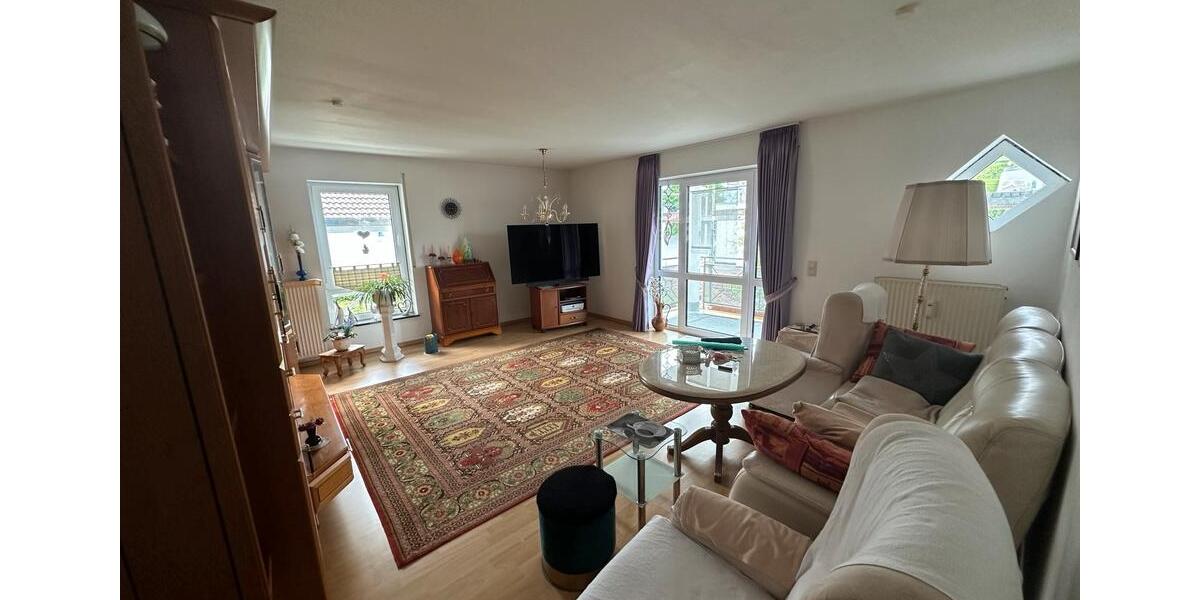 Erdgeschoßwohnung Coburg - 3 Zimmer, 83 m&sup2;, 701&euro; | Angebot:26613639