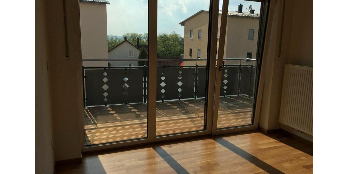 Etagenwohnung Wackersdorf - 2.5 Zimmer, 84 m&sup2;, 990&euro; | Angebot:24238804