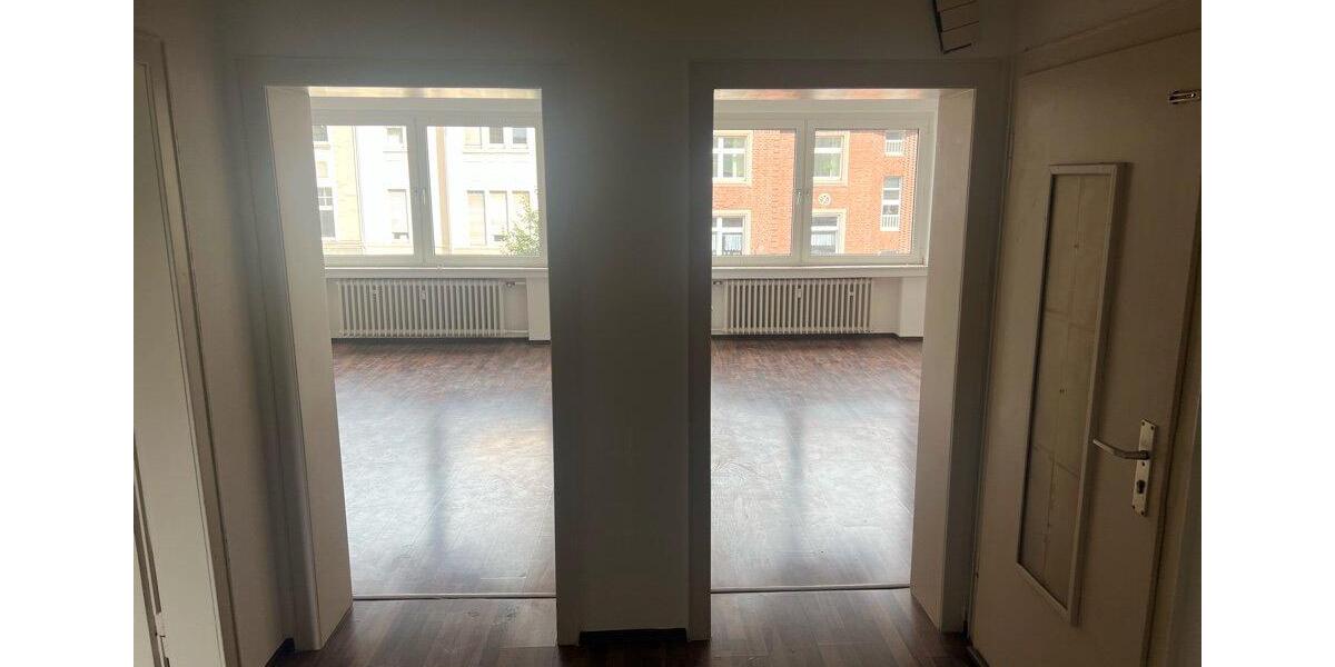 Etagenwohnung Duisburg - 3 Zimmer, 110 m&sup2;, 1.096&euro; | Angebot:26310453