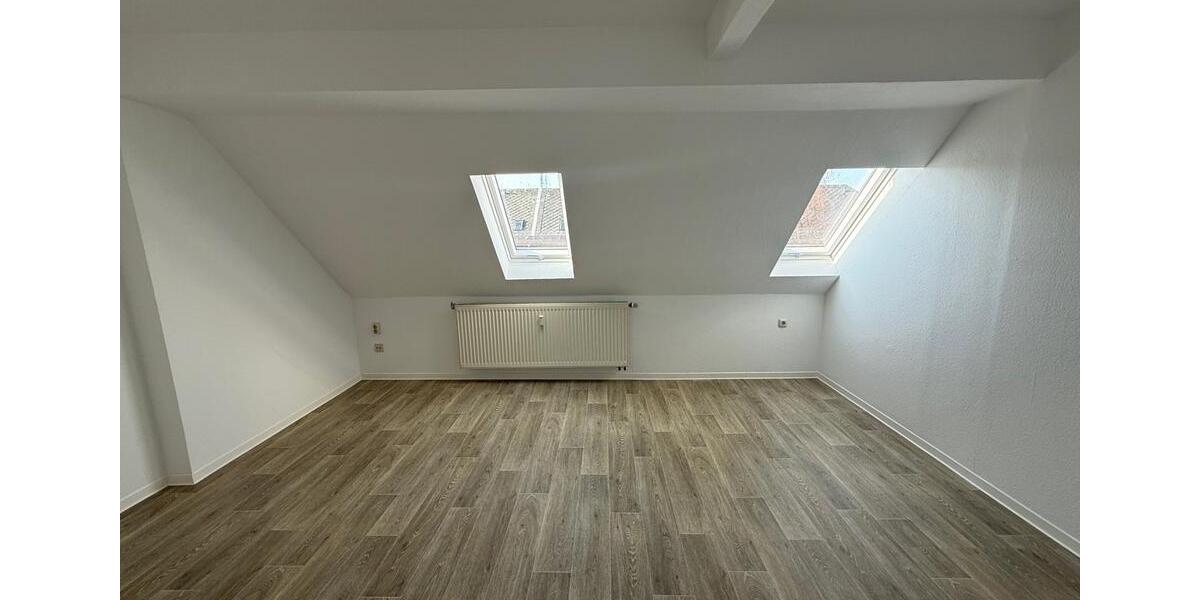 Dachgeschoßwohnung Plauen Altstadt - 2 Zimmer, 41 m&sup2;, 250&euro; | Angebot:25426475
