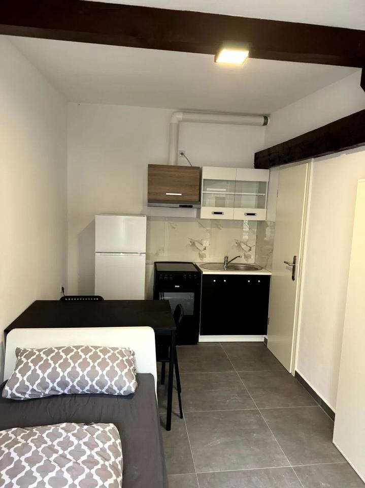Schöne Möblierte 1 Zimmer Wohnung mit BadWC und Küche in schöner ruhiger Lage Frankfurt am Main