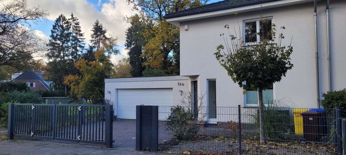 Haus zum Mieten in Bergisch Gladbach 3.700 € 225 m² 9 zimmer