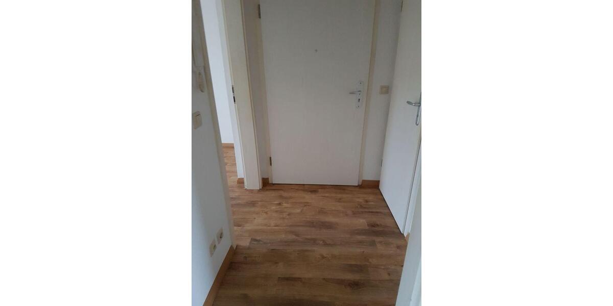 Erdgeschoßwohnung Lauta - 1 Zimmer, 36 m&sup2;, 250&euro; | Angebot:25367885