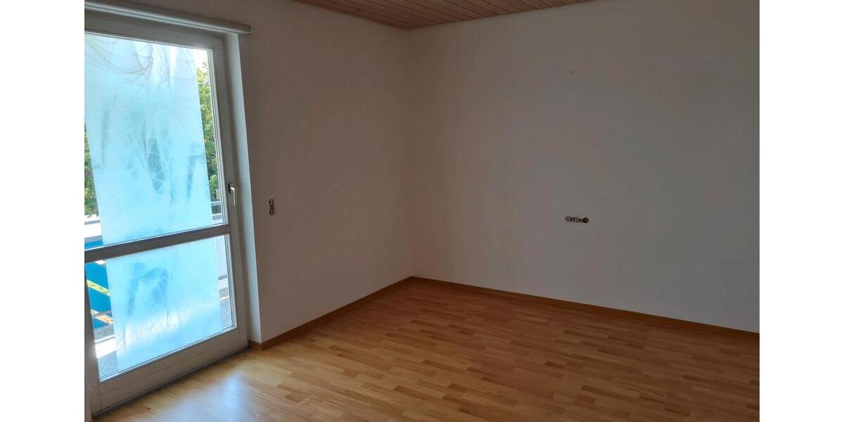 Dachgeschoßwohnung Nattheim - 3.5 Zimmer, 95 m&sup2;, 1.200&euro; | Angebot:24825282