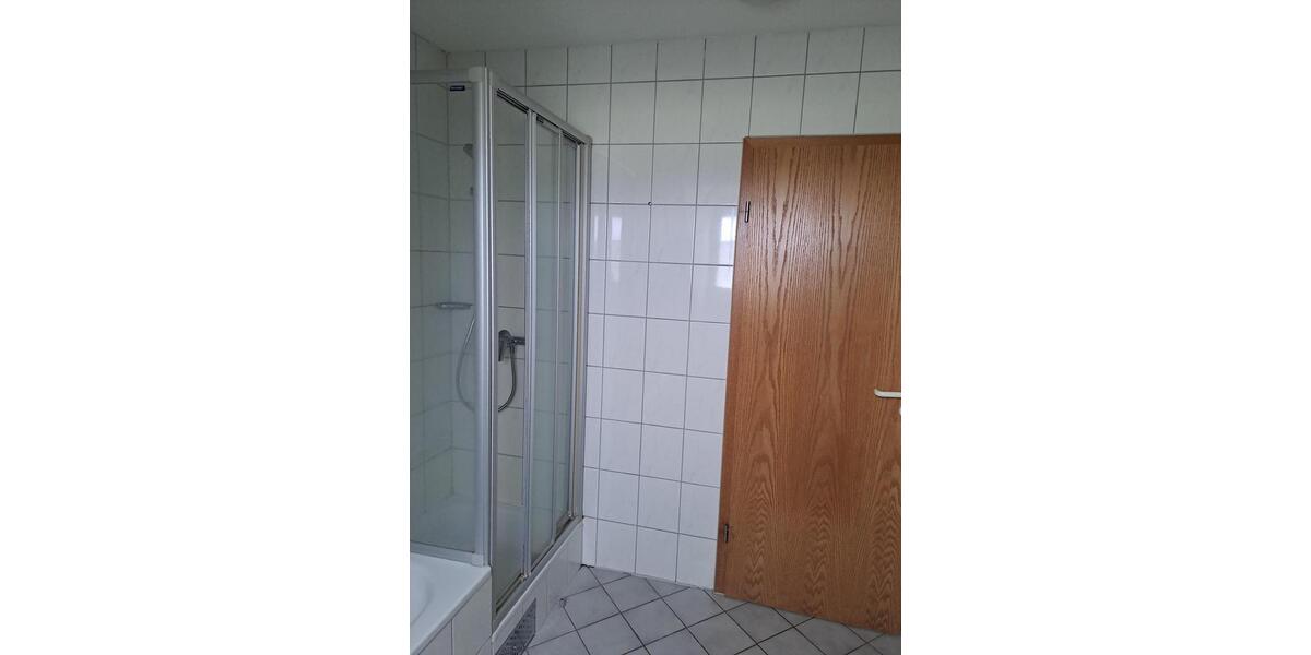 Dachgeschoßwohnung Adelsdorf - 3 Zimmer, 77 m&sup2;, 870&euro; | Angebot:23879643