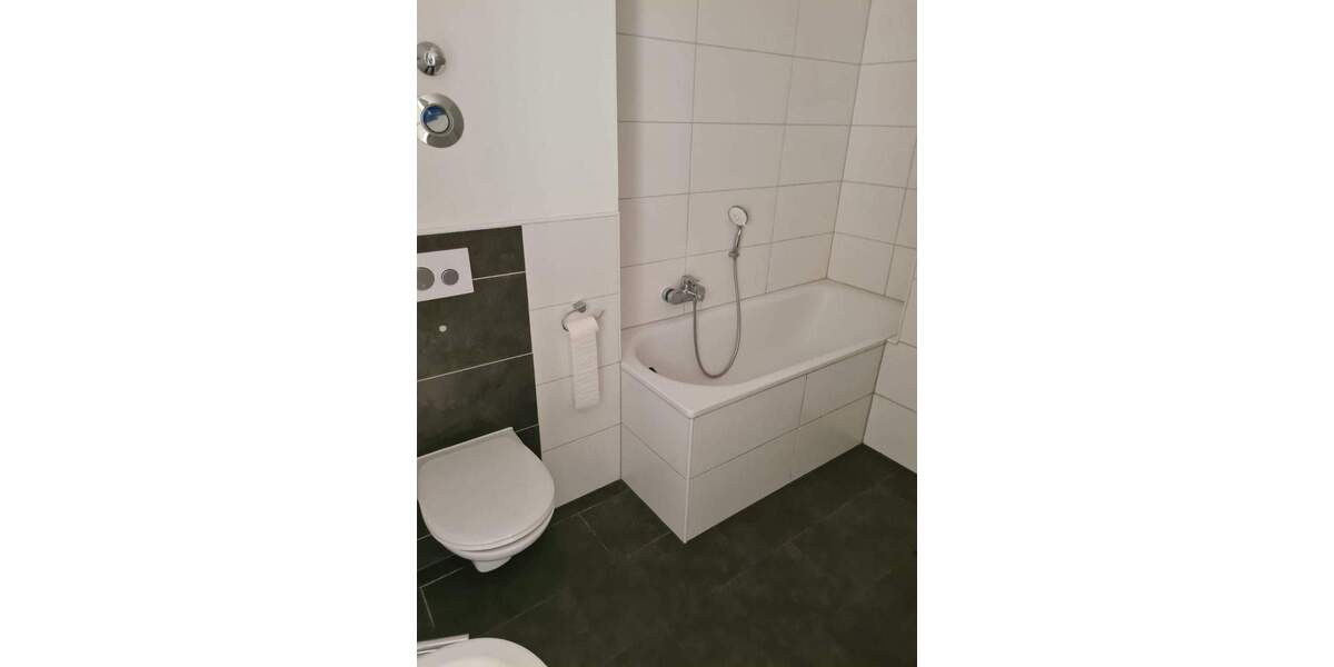 Etagenwohnung Moers Moers-Mitte - 3 Zimmer, 94 m&sup2;, 999&euro; | Angebot:24802682
