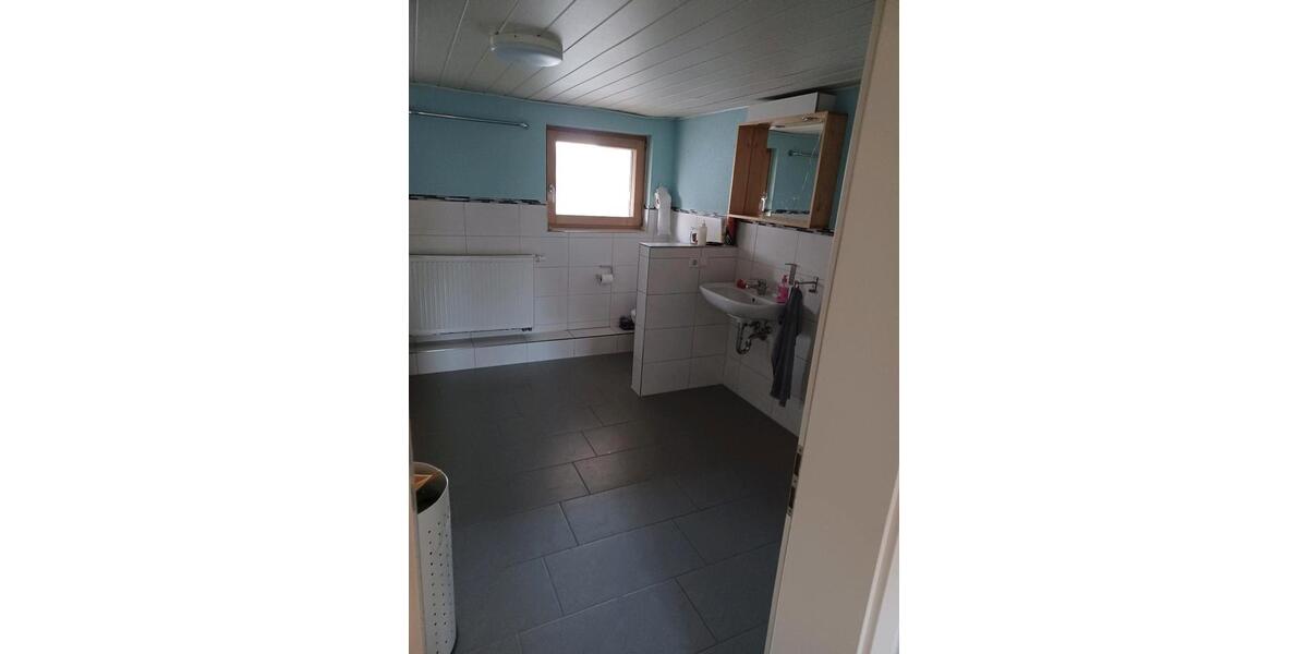 Bauernhaus, Landhaus Wilhelmsdorf - 7 Zimmer, 130 m&sup2;, 2.000&euro; | Angebot:25845678