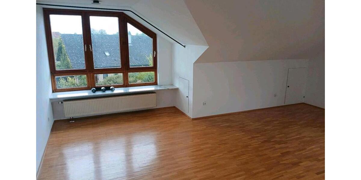 Dachgeschoßwohnung Rottenburg am Neckar - 3 Zimmer, 98 m&sup2;, 900&euro; | Angebot:26496481
