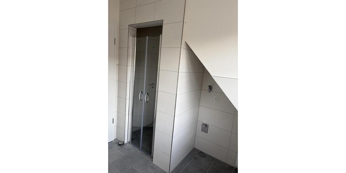 Dachgeschoßwohnung Brackel - 4 Zimmer, 95 m&sup2;, 1.470&euro; | Angebot:23766383