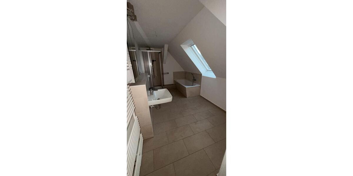 Dachgeschoßwohnung Falkensee - 2 Zimmer, 90 m&sup2;, 1.350&euro; | Angebot:24597937