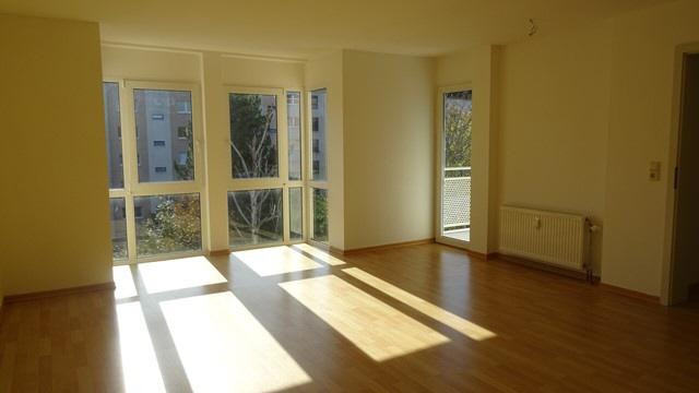 +++ Sonnige ZweiraumWohnung mit Balkon Haus mit Lift +++