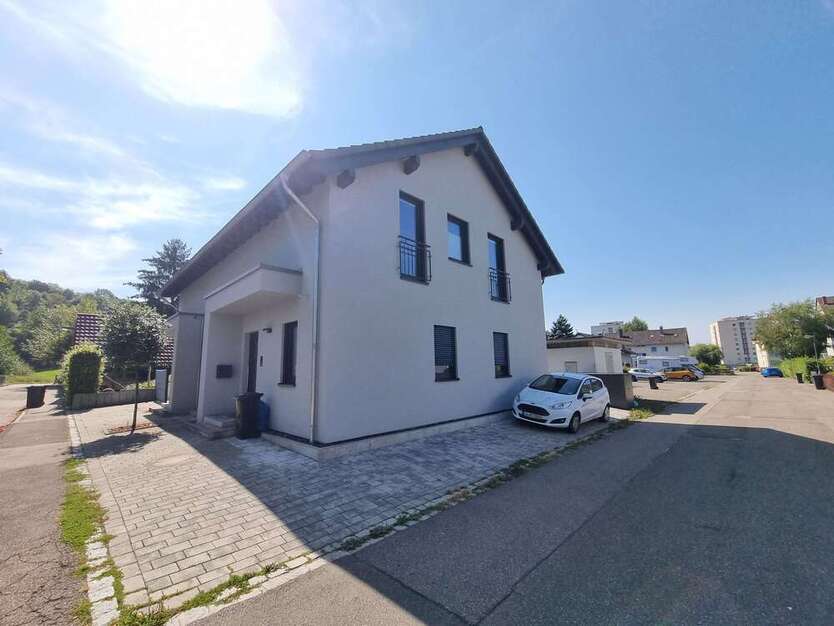 Haus zum Mieten in Schopfheim-Fahrnau 1.280 € 100 m²