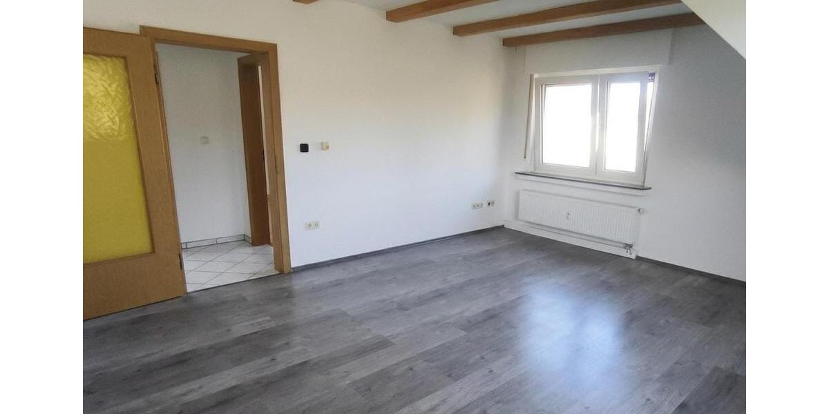 Dachgeschoßwohnung Iserlohn Sümmern - 3 Zimmer, 76 m&sup2;, 520&euro; | Angebot:25272399