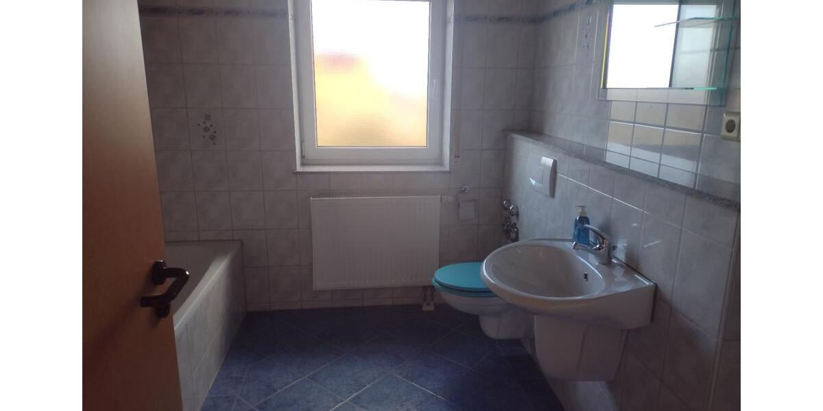 Dachgeschoßwohnung Buch - 4 Zimmer, 104 m&sup2;, 1.100&euro; | Angebot:25875086