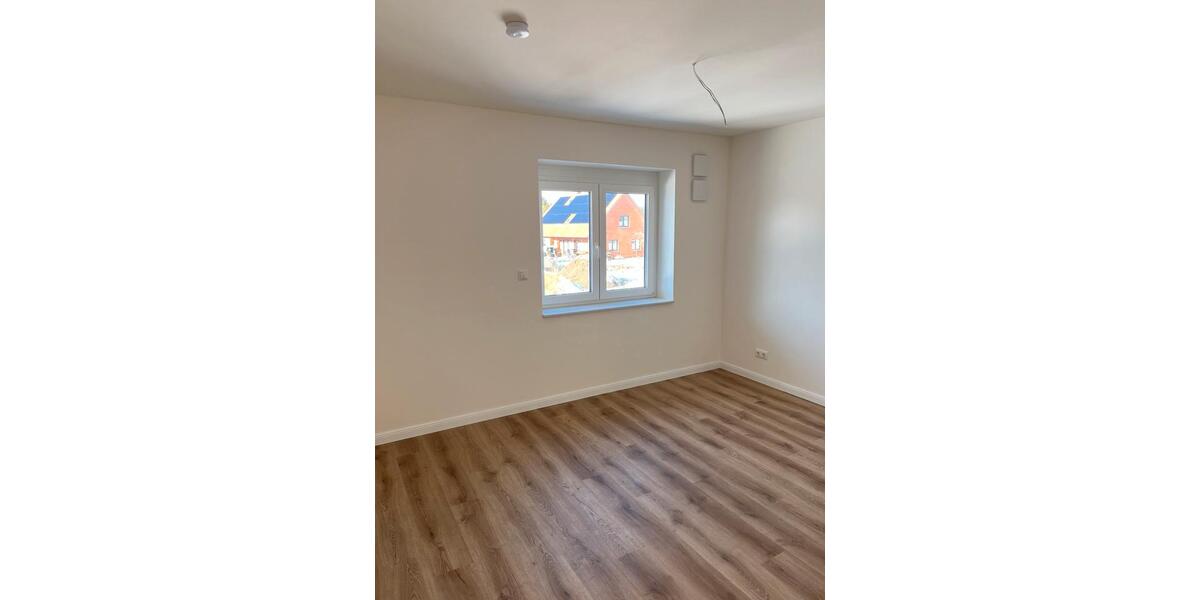 Etagenwohnung Weddingstedt - 3 Zimmer, 82 m&sup2;, 1.100&euro; | Angebot:25394070