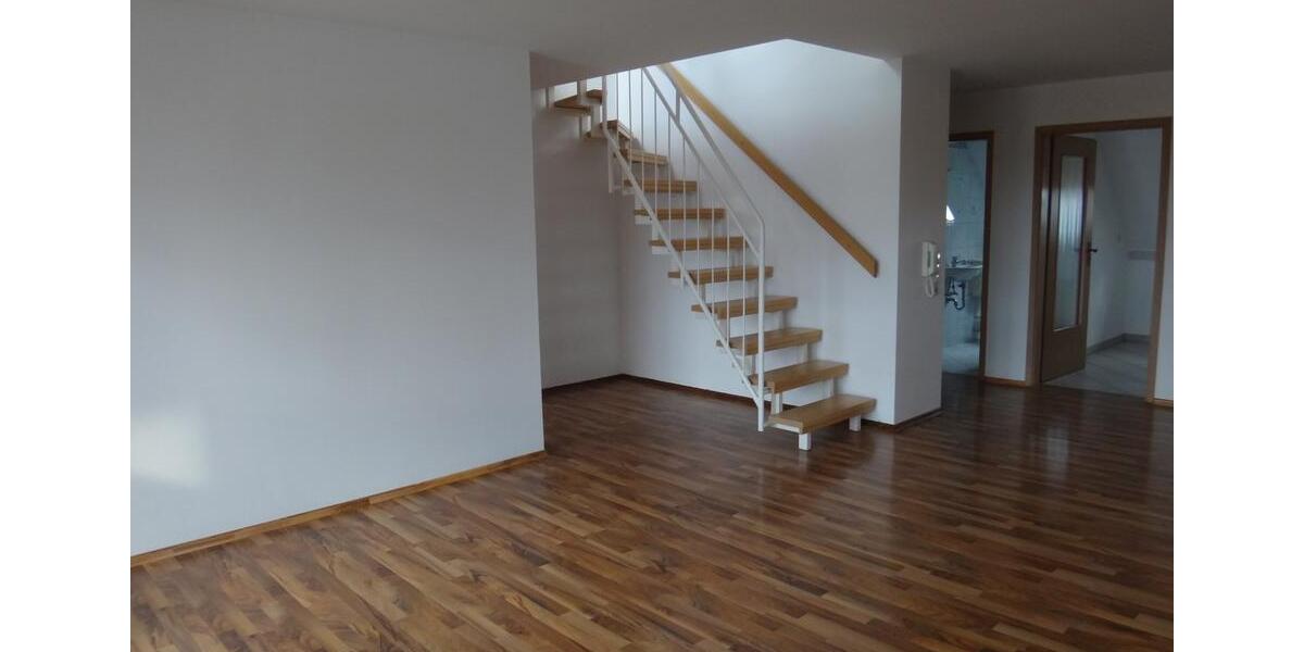 Etagenwohnung Bad Neustadt an der Saale - 5 Zimmer, 110 m&sup2;, 1.000&euro; | Angebot:22054969