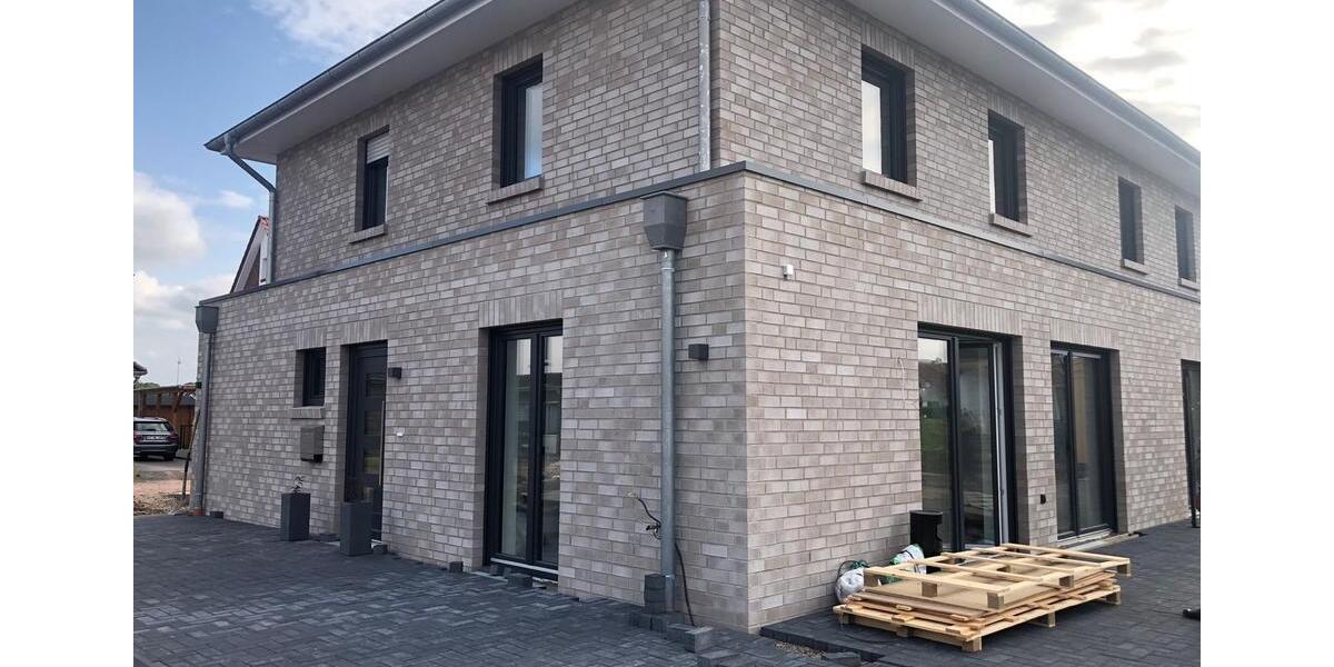 Doppelhaushälfte Sulingen - 4 Zimmer, 127 m&sup2;, 1.320&euro; | Angebot:25992340