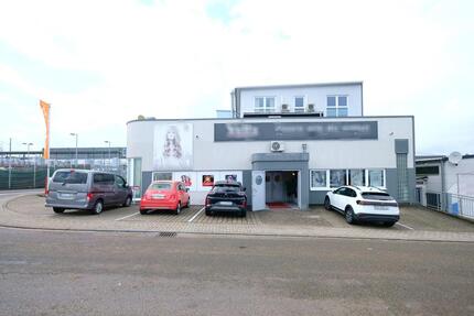 Moderne Gewerbeeinheit im EG mit 230 m² + 4 Stellplätze in Karlsbad! zimmer