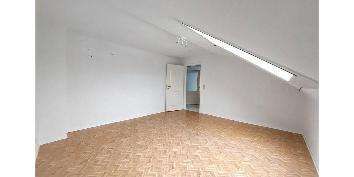 Dachgeschoßwohnung Saarlouis - 3 Zimmer, 75 m&sup2;, 560&euro; | Angebot:24788620