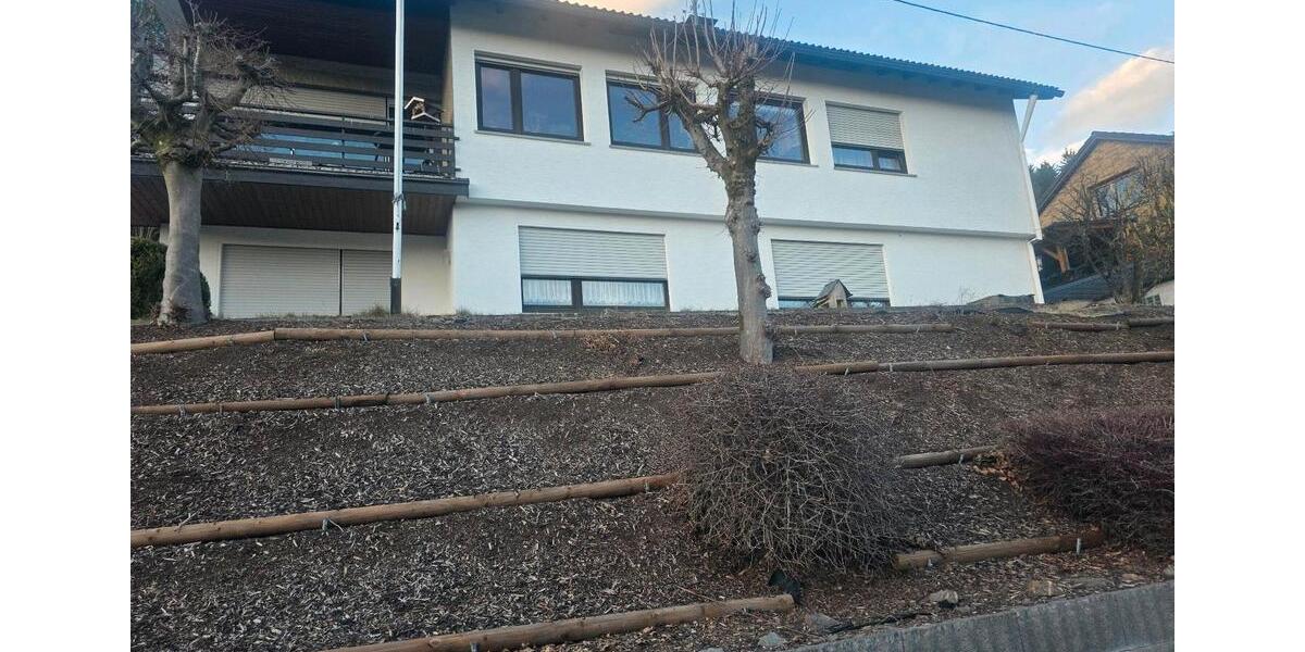 Erdgeschoßwohnung Kirchhundem - 3 Zimmer, 86 m&sup2;, 650&euro; | Angebot:25274219