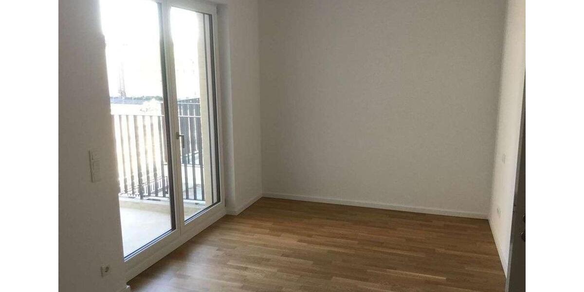 Etagenwohnung Berlin Mitte - 2 Zimmer, 72 m&sup2;, 1.700&euro; | Angebot:24000386