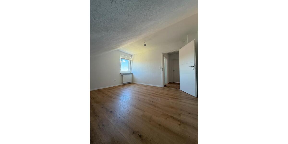 Dachgeschoßwohnung Großalmerode - 4 Zimmer, 108 m&sup2;, 650&euro; | Angebot:26183010