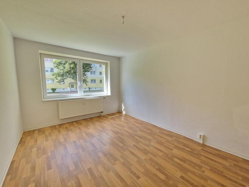 *Ab sofort! - 2-Zimmer-Erdgeschosswohnung mit Duschbad & 2 NKM sparen* zimmer