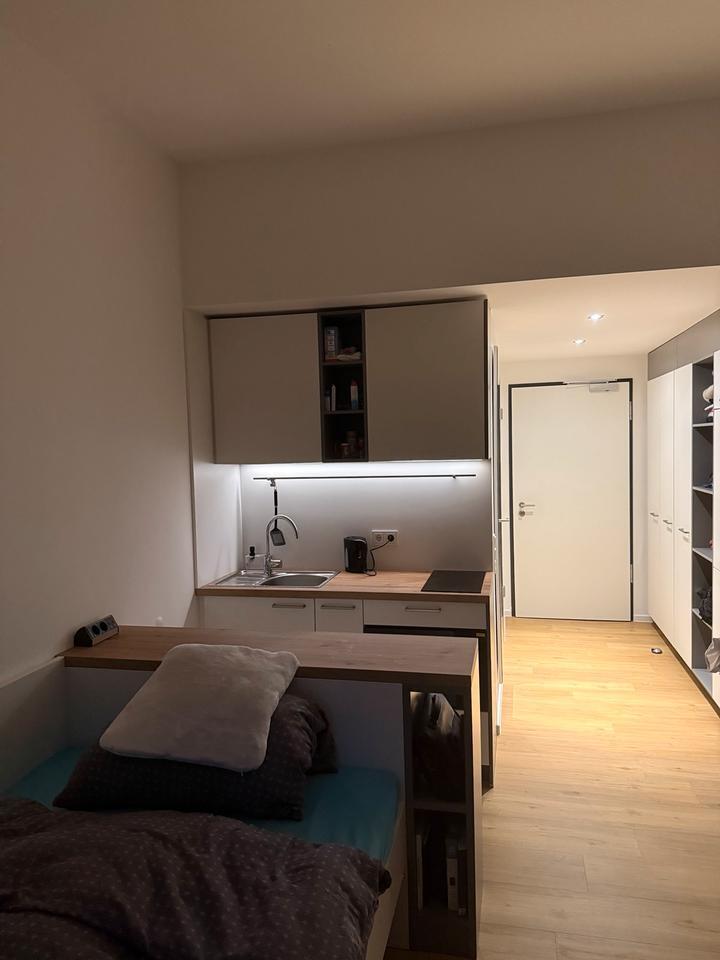 Gemütliche 1 Zimmer Wohnung in Frankfurt Riedberg (nur Aug - Sep)