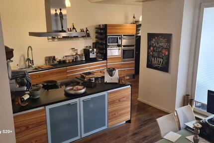 3 Zimmer-Wohnung mit 35 m² Balkon inkl. Einbauküche & Parkplatz 3 zimmer