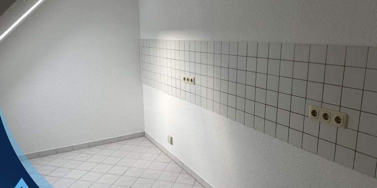 frisch renovierte Dachgeschoss Wohnung 4 zimmer