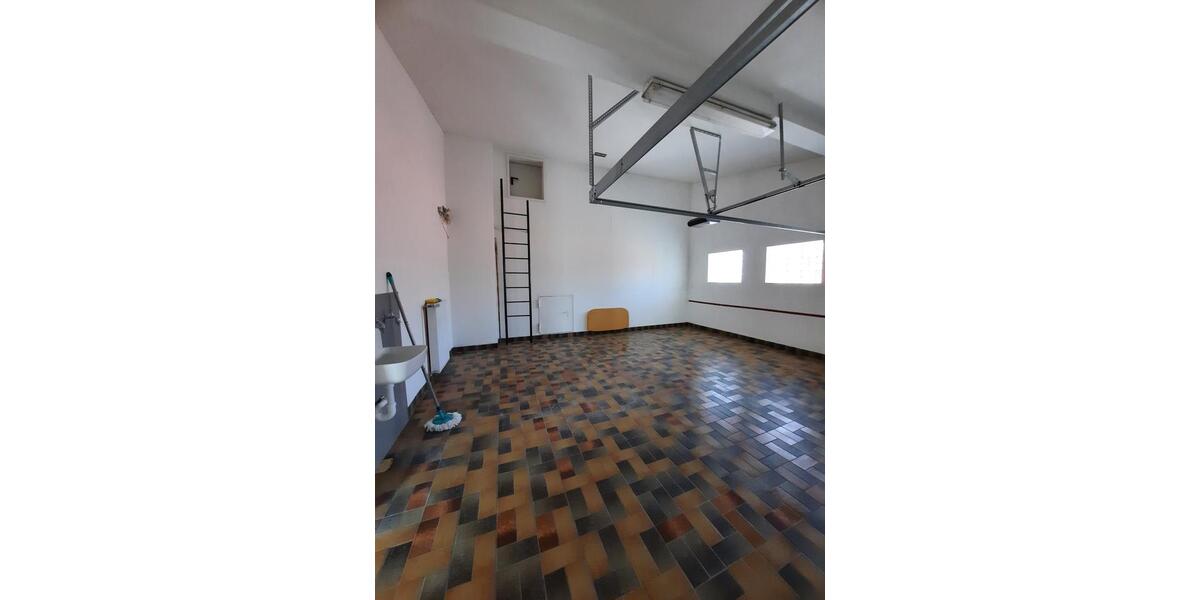 Erdgeschoßwohnung Lamspringe - 4 Zimmer, 180 m&sup2;, 1.440&euro; | Angebot:23567014