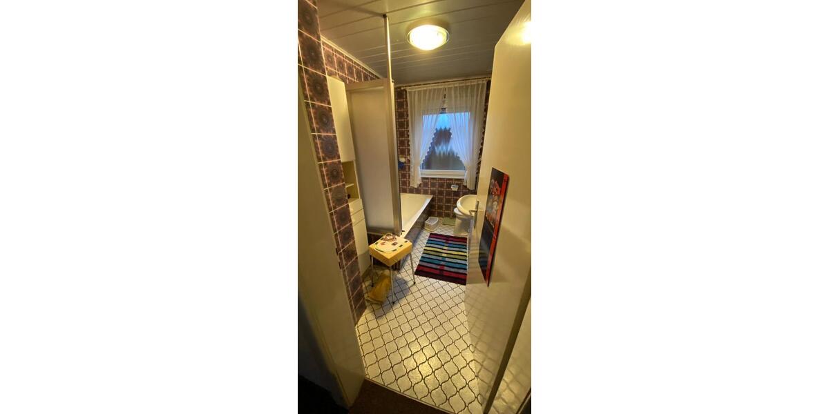 Einfamilienhaus mit Garten + Garage 575m^2 ZU VERMIETEN! 5 zimmer