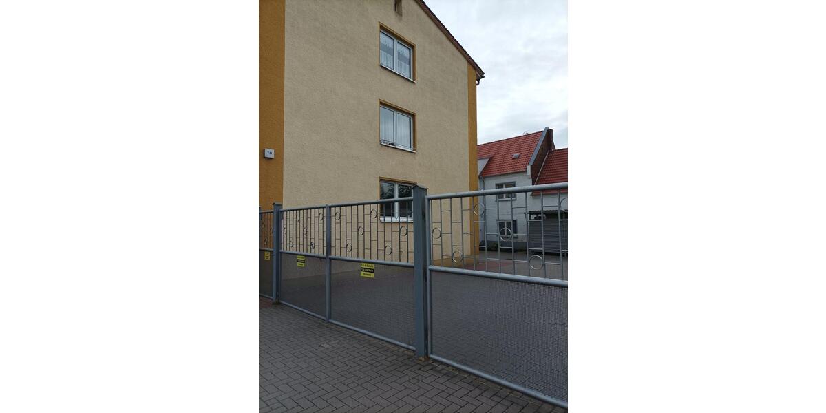 Erdgeschoßwohnung Staßfurt - 2.5 Zimmer, 53 m&sup2;, 330&euro; | Angebot:23661212