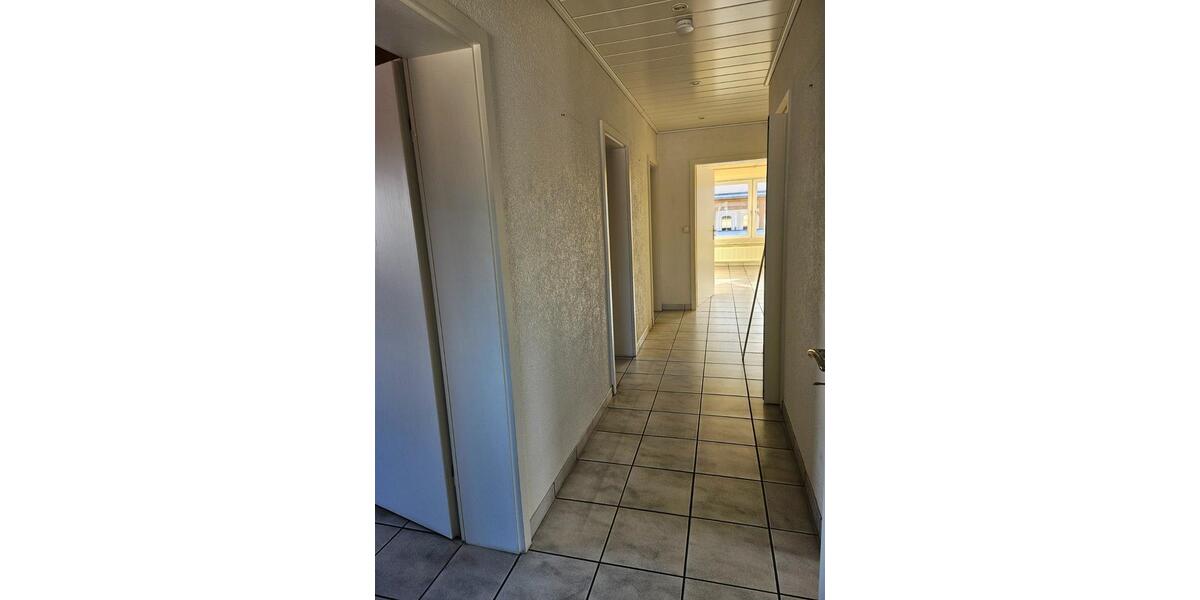 Helle 89qm Wohnung 3ZKB mit Balkon, Garage & EBK 3 zimmer