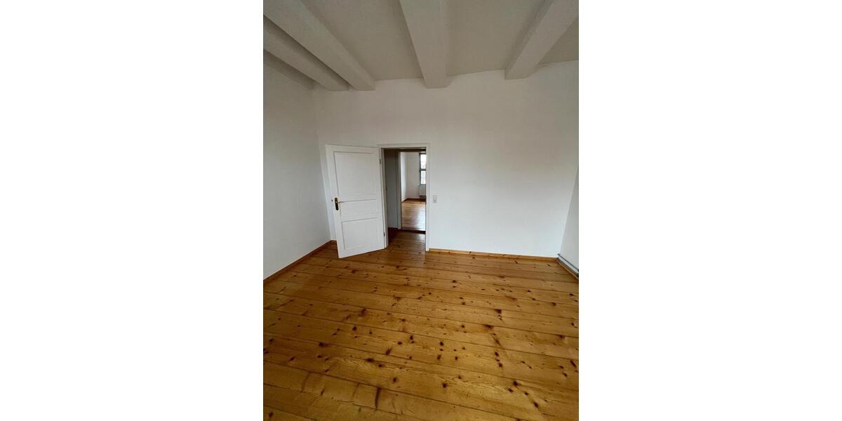 Etagenwohnung Helmstedt - 5 Zimmer, 119 m&sup2;, 935&euro; | Angebot:21757983