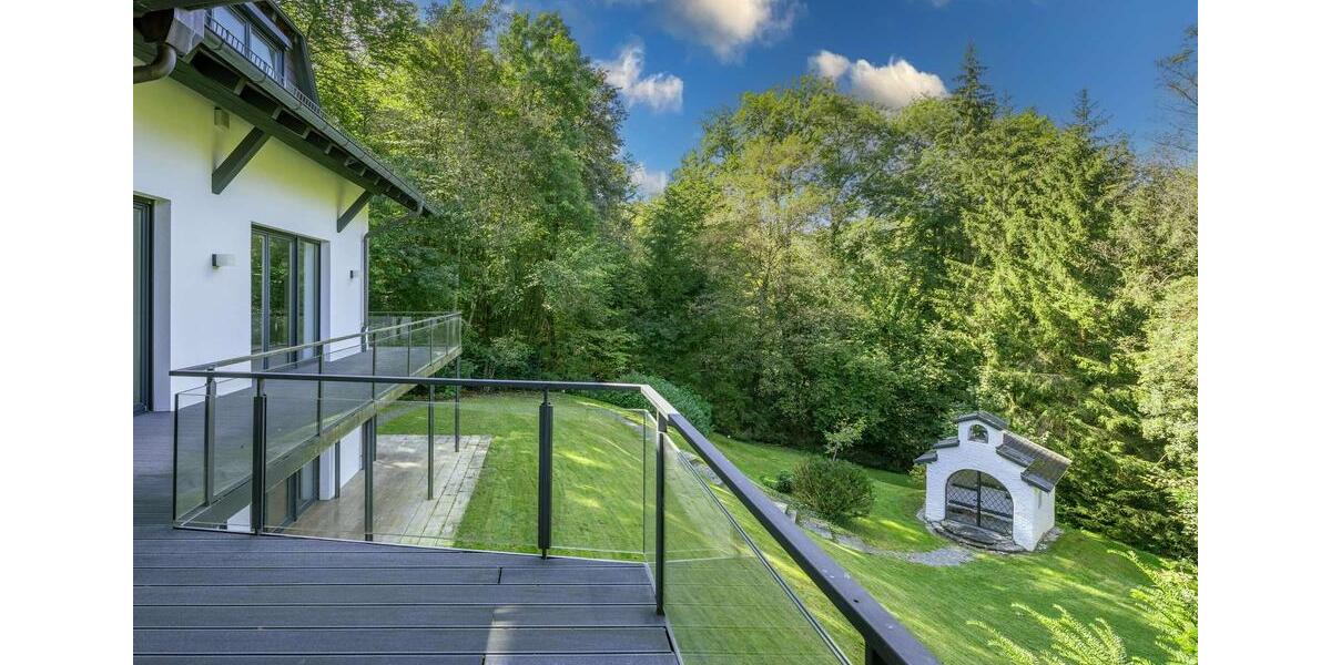 Villa Grünwald - 7 Zimmer, 415 m&sup2;, 10.770&euro; | Angebot:21982081