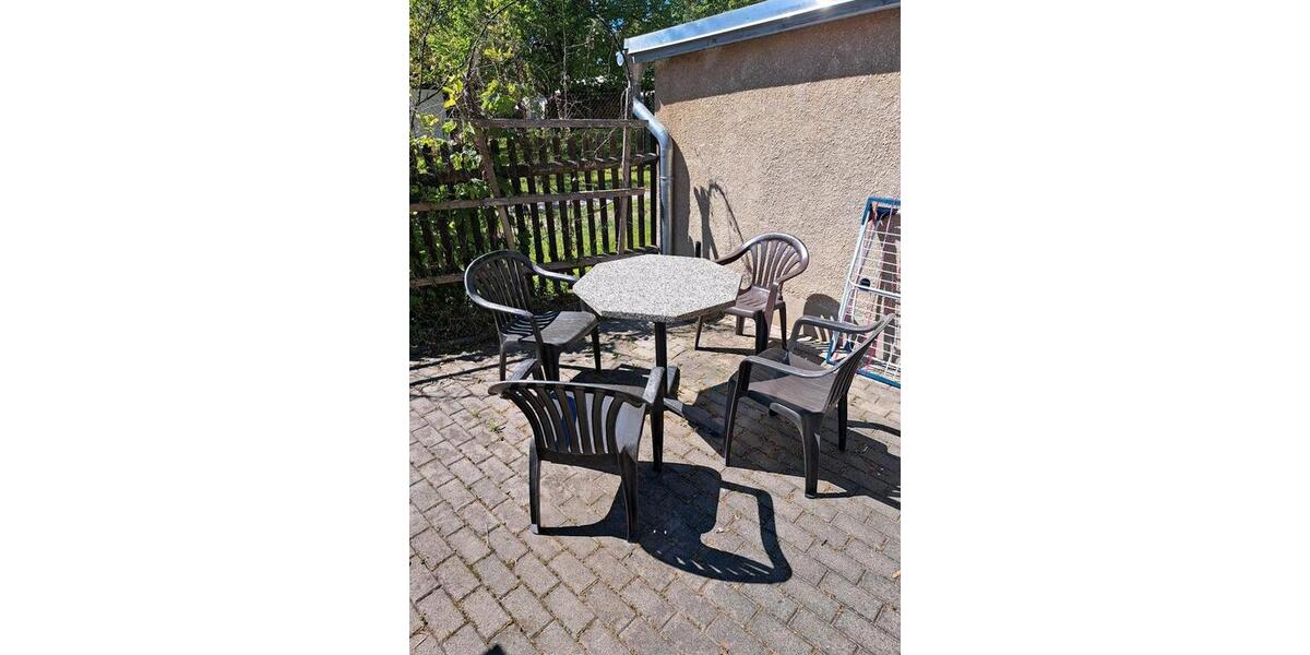 Etagenwohnung Bürgel - 3 Zimmer, 100 m&sup2;, 30&euro; | Angebot:26484590