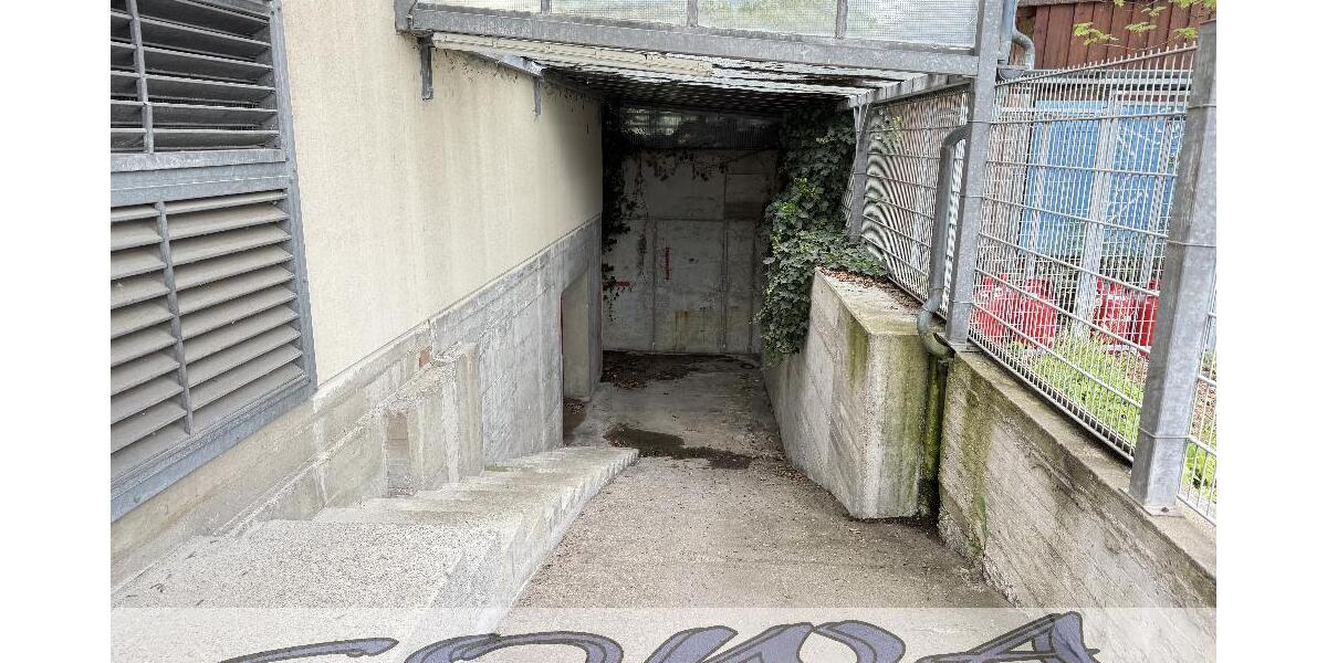 Wohnhaus mit Innenpool und Sauna in einer guten Lage in Gaimersheim, mit Gewerbefläche - Ein Objekt von Ihrem Immobilienpartner SOWA Immobilien und Finanzen 1 zimmer