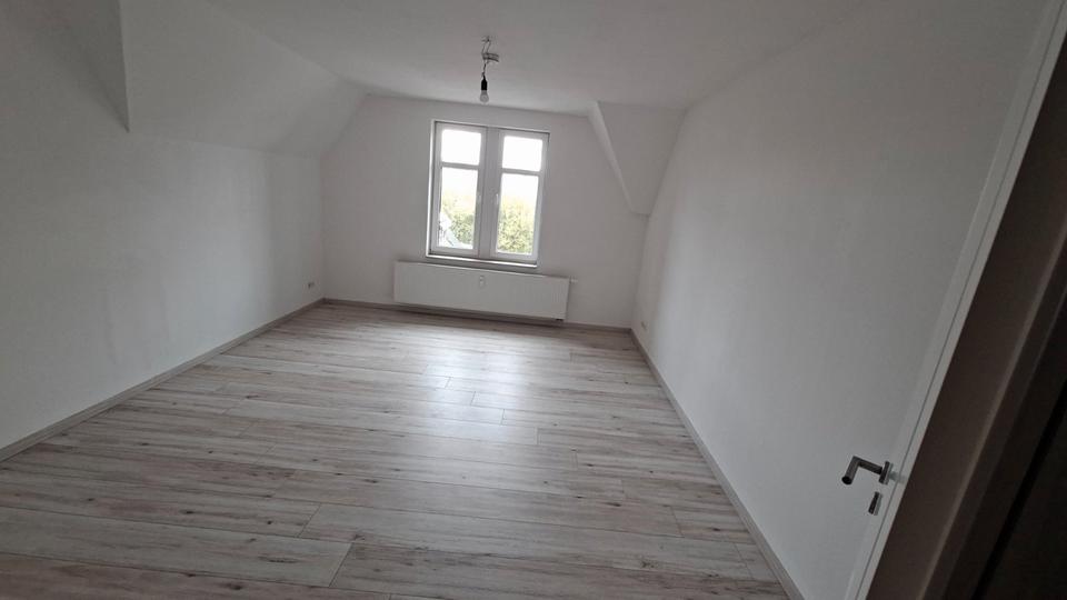 Etagenwohnung Hildburghausen - 3 Zimmer, 100 m&sup2;, 800&euro; | Angebot:26490551
