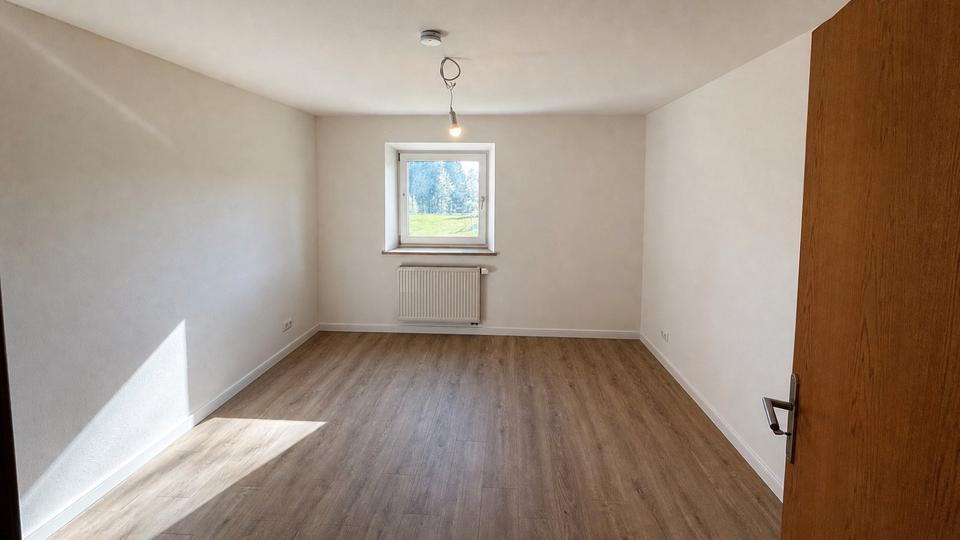 Erdgeschoßwohnung Zwiesel - 4 Zimmer, 80 m&sup2;, 585&euro; | Angebot:26671320