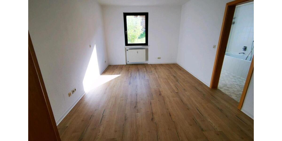 Erdgeschoßwohnung Bad Herrenalb - 3.5 Zimmer, 123 m&sup2;, 950&euro; | Angebot:25887946