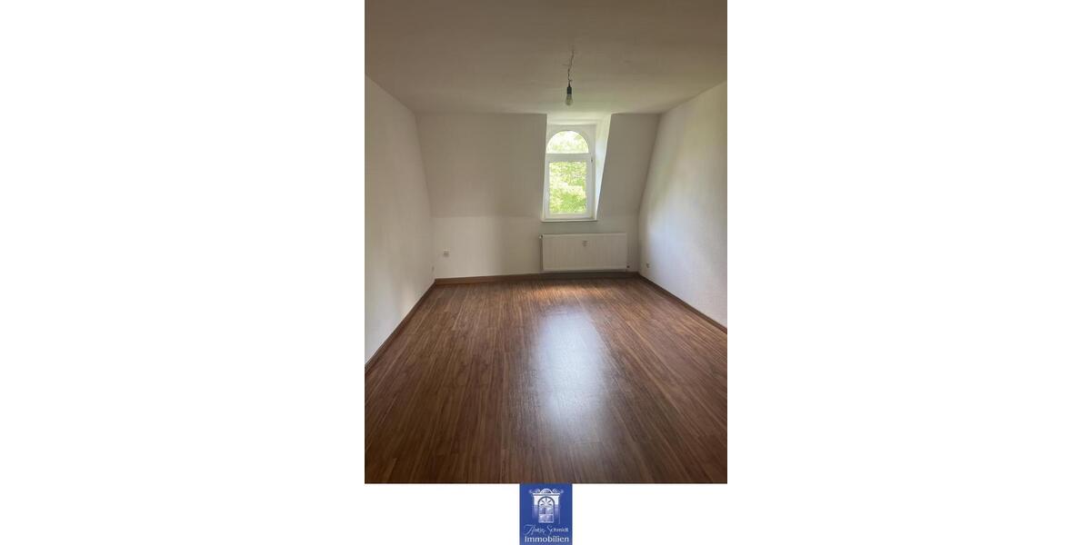 Dachgeschoßwohnung Döbeln - 3 Zimmer, 88 m&sup2;, 481&euro; | Angebot:24901032
