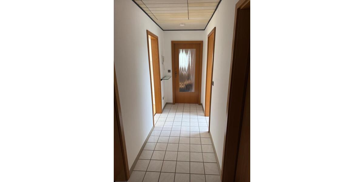 Dachgeschoßwohnung Hundsangen - 2 Zimmer, 65 m&sup2;, 500&euro; | Angebot:26321148